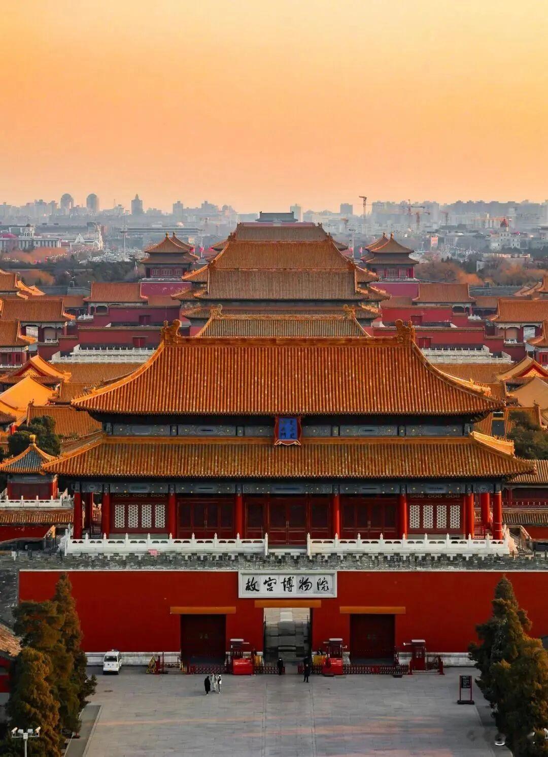 上联:龙腾华夏宏图起下联:凤舞神州伟业兴横批:盛世中华