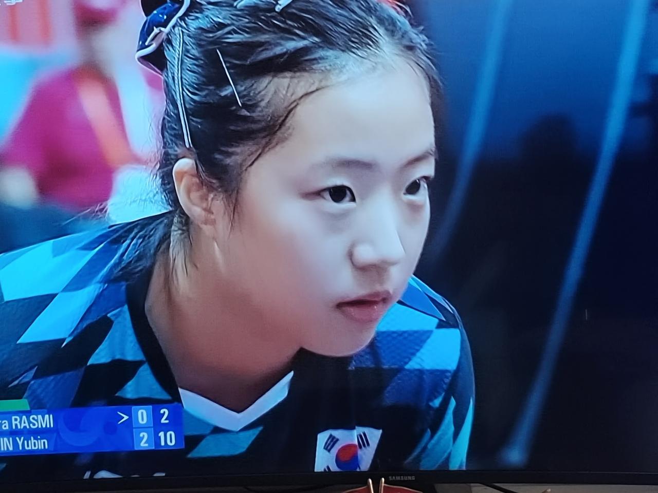 申裕斌，一个清纯的女孩★申裕斌不仅是一个出色的乒乓球运动员，也是一个文静清纯的