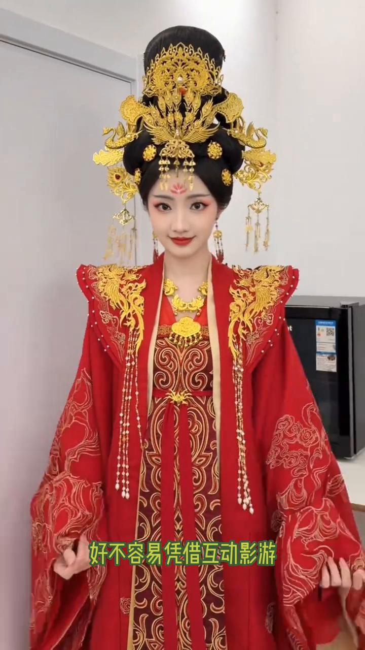 笑死，这个小黄奕怎么这么倒霉？好不容易凭借互动影游盛世天下有了一点存在感，结果广