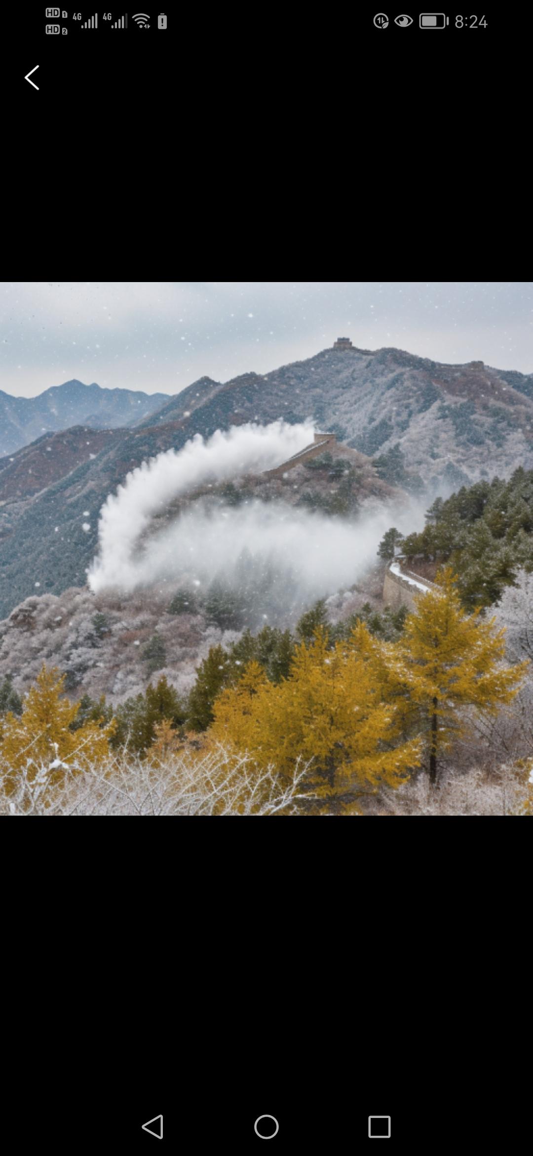 北京山区为何在深秋时节迎来了冬日降雪？这场意外的雪景引发了公众热议。北京山区在