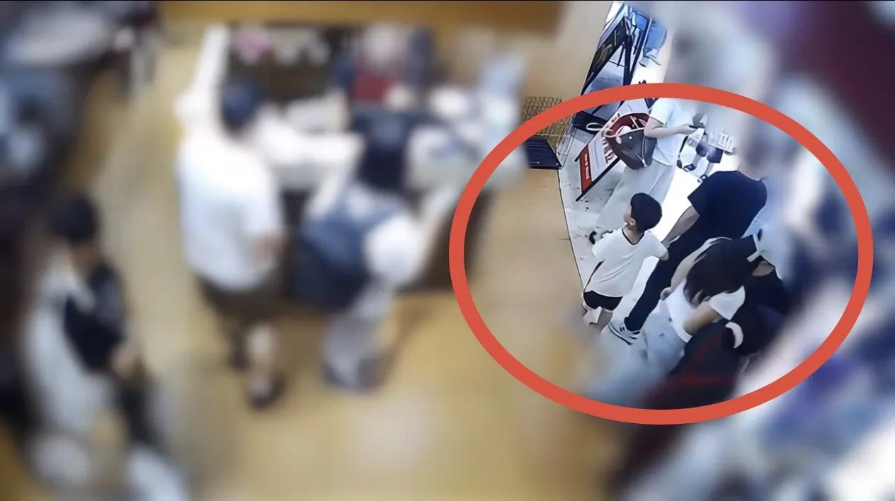 长沙“摸臀”事件，根本没有绝对的谁坏谁对。全网盯着短短一秒的触碰争议吵翻天