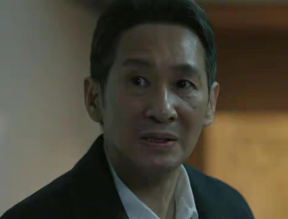 《我的山与海》方婉之的两位父亲——养父孟思远与生父何永旺终于见面了。没有歇斯底里