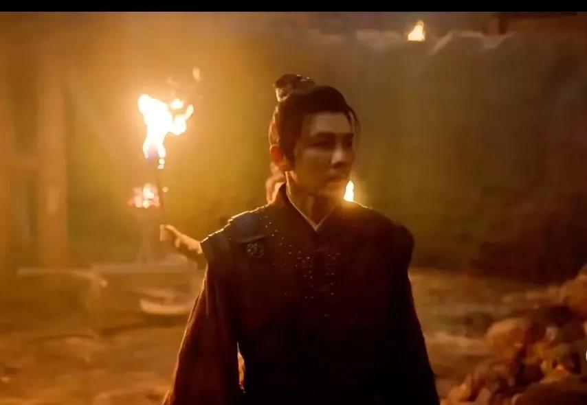 都说《藏海传》是《盗墓笔记》的前传，本来我是不信的，结果首播第一集开篇就是下墓！