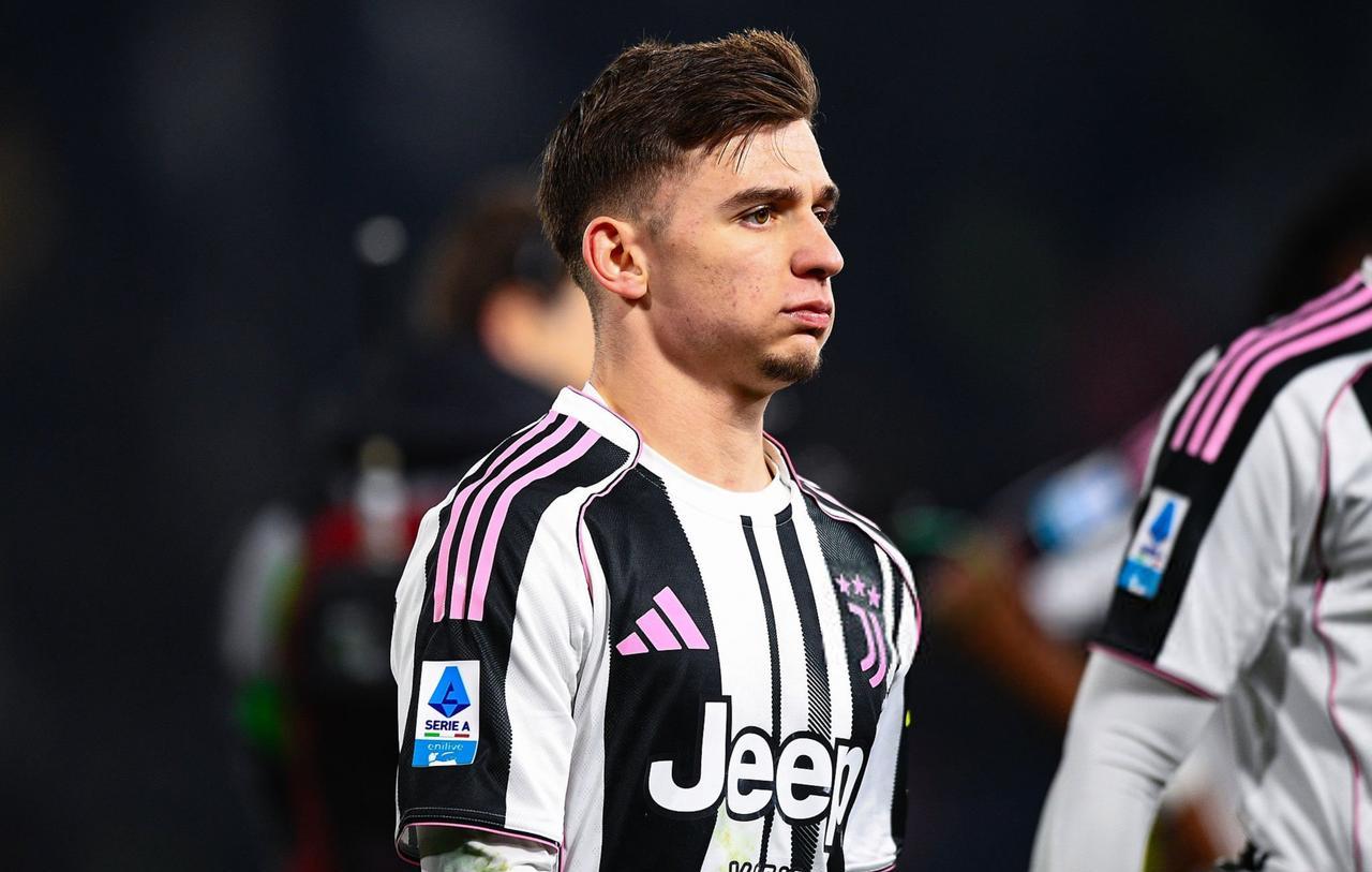 全意甲都在讨论他该当主力还是替补。但真相是，你看见的全是假象。12场进2球的