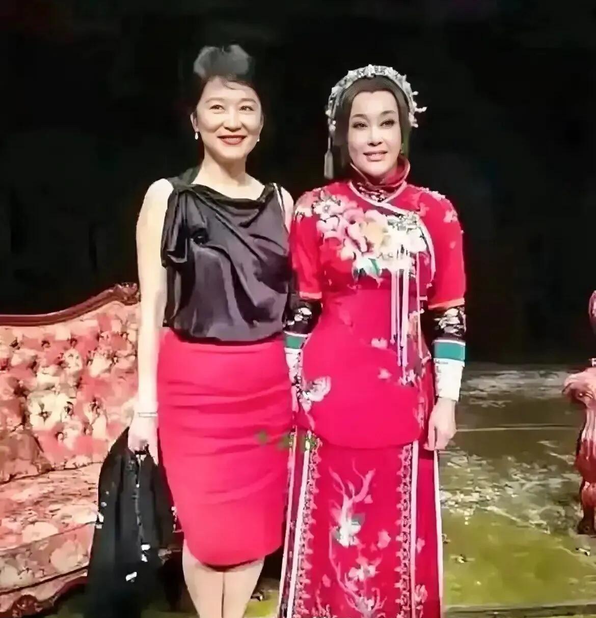 年轻时候刘晓庆的颜值远没有林青霞好看，但现在老了她居然比林青霞显年轻，更加有气质
