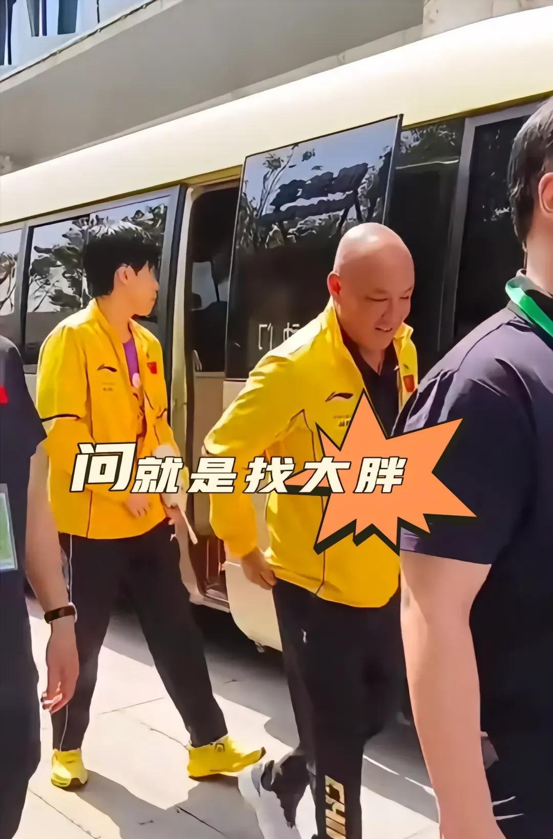 大胖万万没想到以这种方式接了龙队的班哈哈哈有些网友是真有才龙队不龙副主席暗