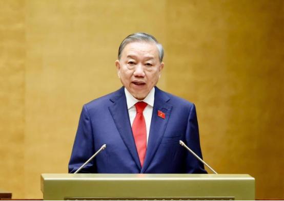 法国殖民、美国轰炸，越南都能一笑而过，偏偏对中国恨得刻骨铭心。细看这逻辑，恨的不