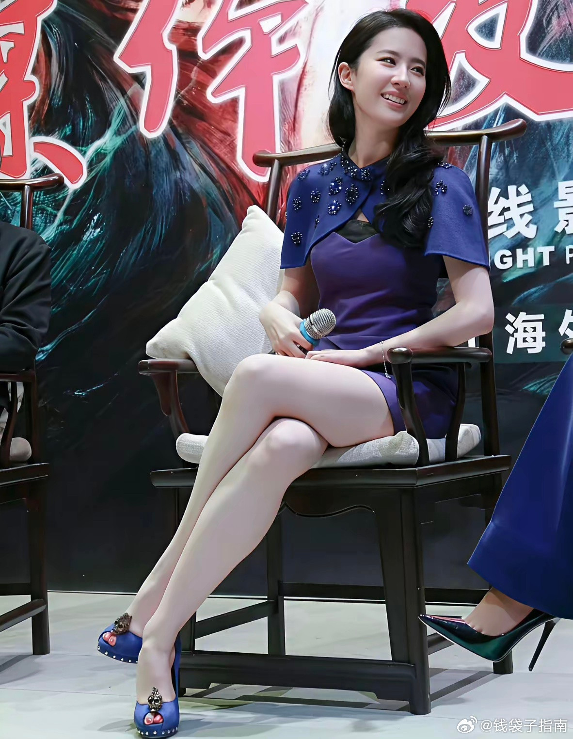 白的我以为穿了白丝袜