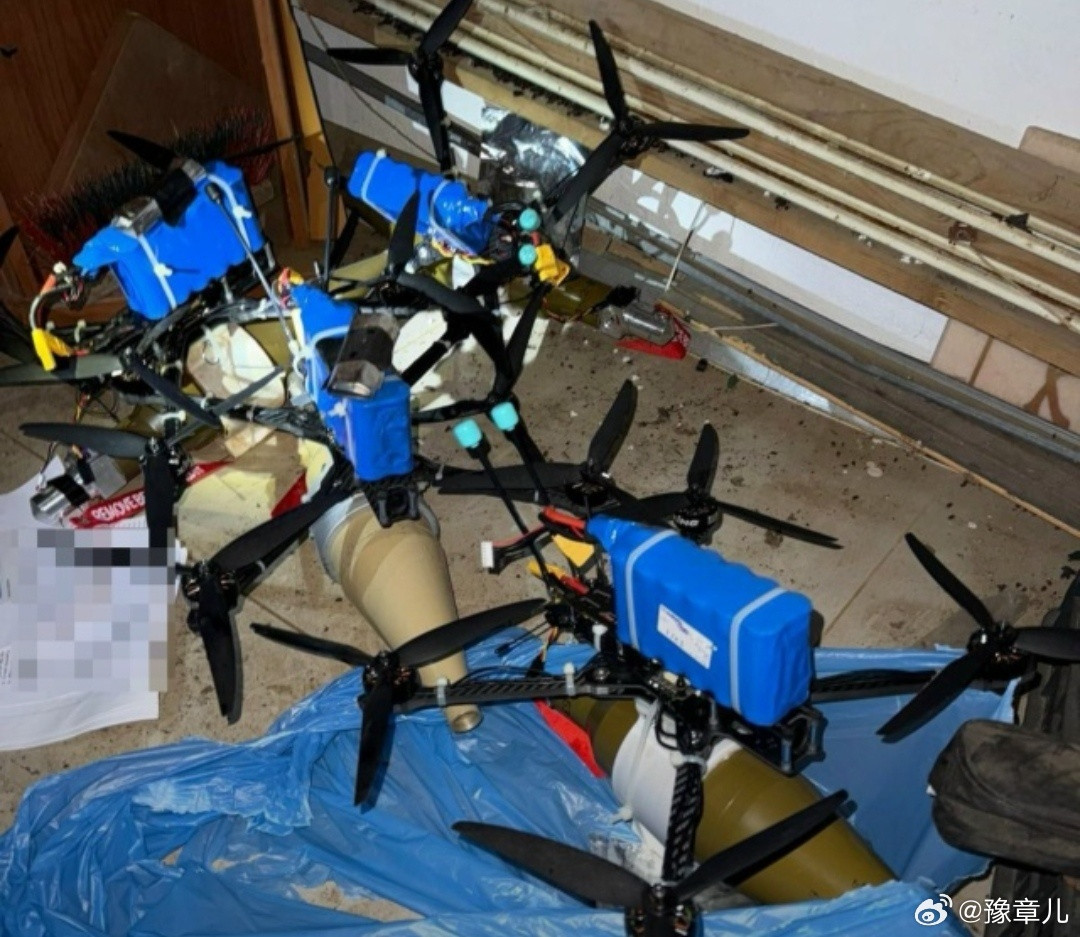 以色列军队在黎巴嫩南部发现黎巴嫩真主党的FPV无人机。有趣的是,作为无人机战斗部