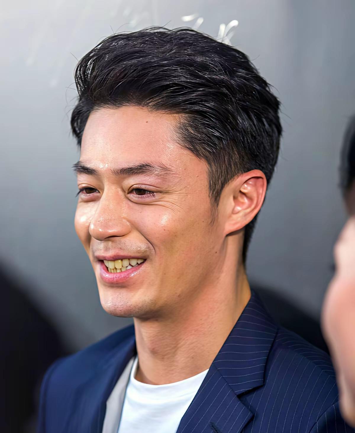 霍建华的牙齿太吓人了吧？连普通人的牙齿都不如啊？普通人的牙齿基本都比他的牙齿白吧