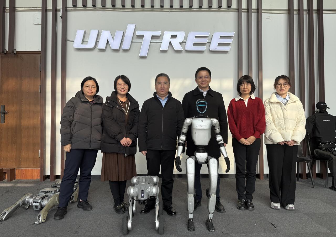 随着宇树科技股价一路大幅度下滑，目前相比上市开盘时候的1100元/股，目前宇树科