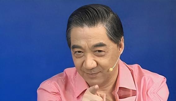 谢谢你张召忠！你真是伟大的预言家！2015年你就说过：“美国什么也不干，让东方大