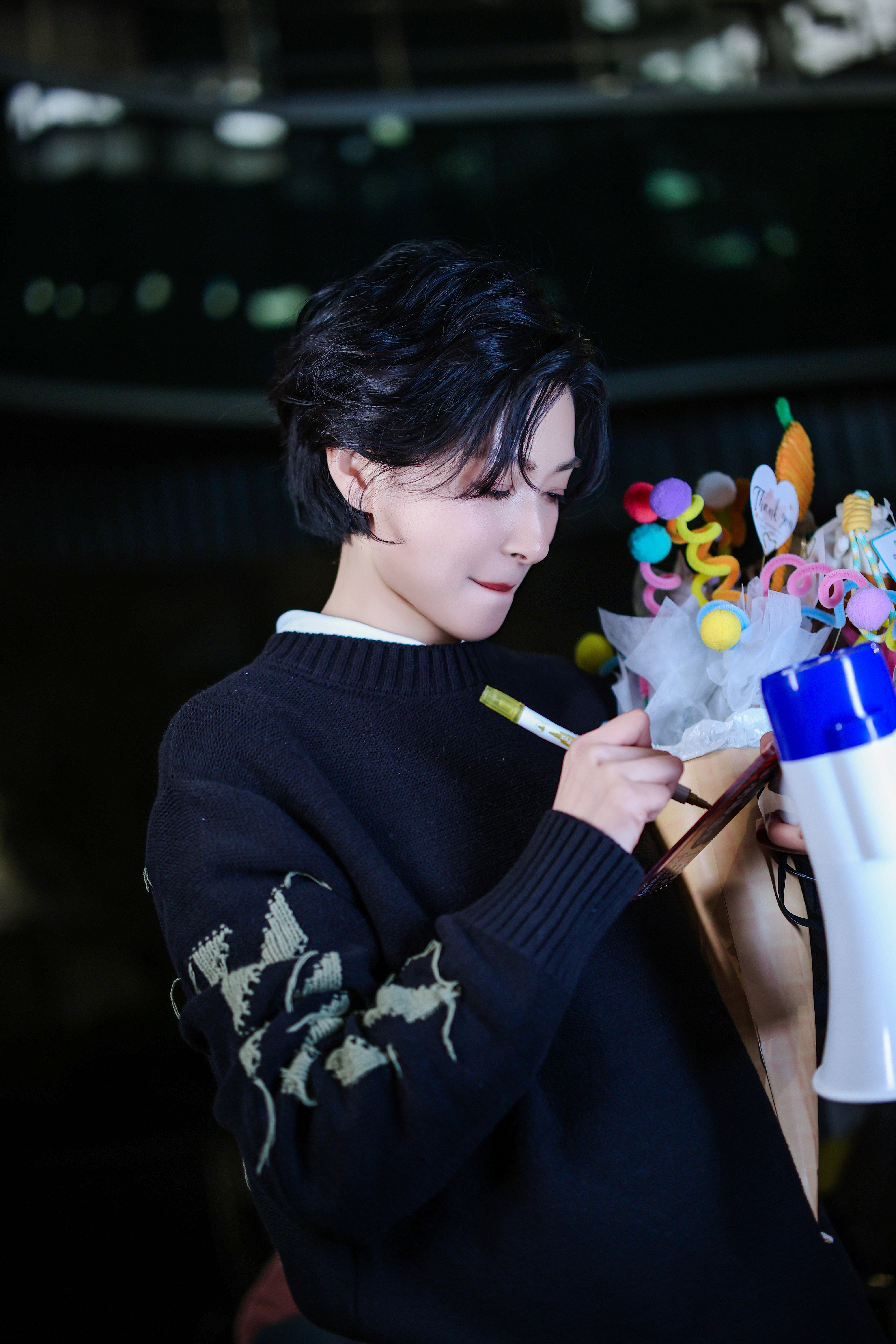 万茜｜万茜你好打劫｜万茜icy思念是无声的刻刀，把你的模样深深刻进我的脉搏