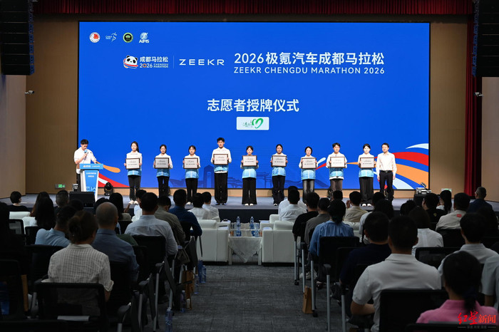 往届跑者变身为成马志愿者：让跑者来服务跑者，才最清楚自己人需要什么