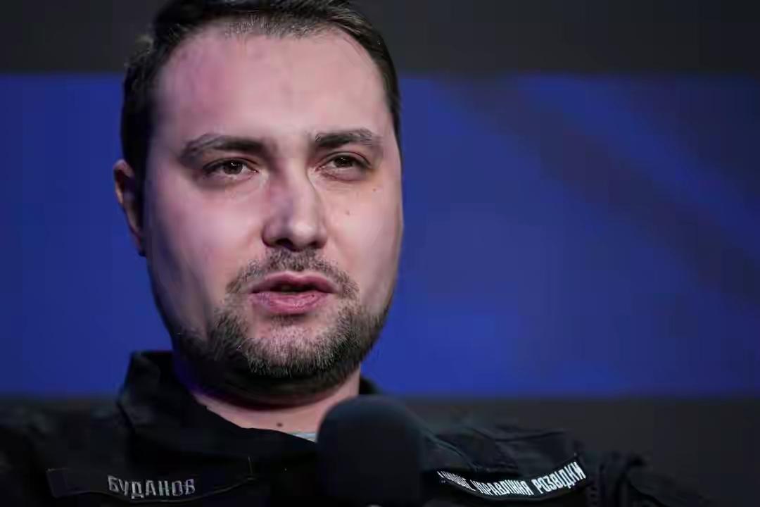 乌情报头子"同归于尽"狂言：谁给的勇气绑架全人类？俄乌战场胶着之际，乌克兰