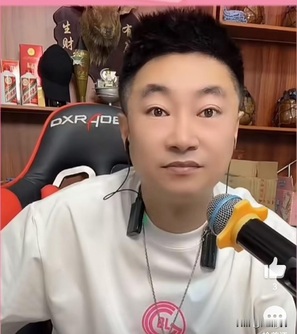 九天夸散打是好人，也是快手里帮网红最多的人，但他不够心黑，最后落了一个孤家寡人！
