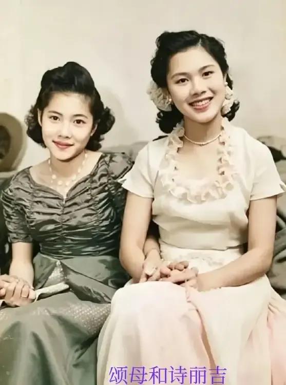颂妃的妈妈温婉清丽，和颂妃爸爸是远房表兄妹，两人是自由恋爱而结婚。颂妃的外祖