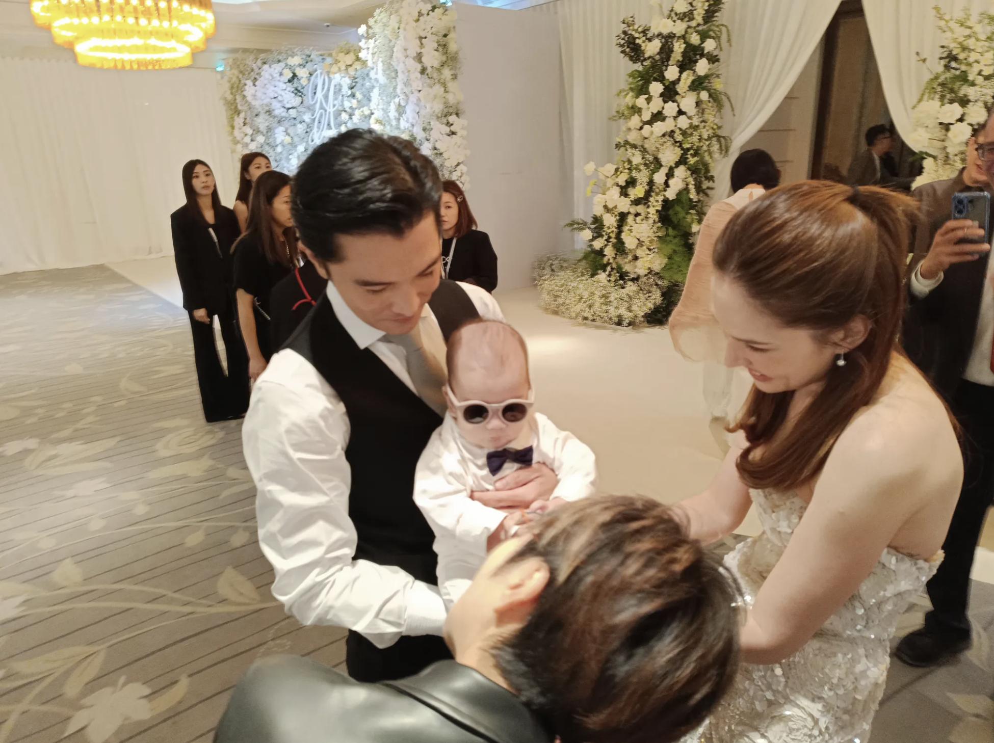 邱泽许玮甯儿子lan邱泽许玮甯一家三口首同框