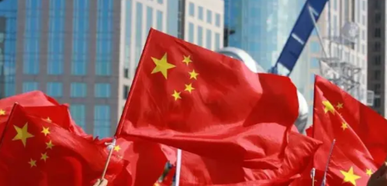 也许再过两年，也就是2027年，咱们每个中国人的命运都将被重塑，这场跟美国的关税