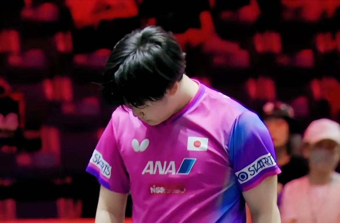 松岛辉空被裁判和张禹珍气晕了！第一局松岛辉空被裁判判罚发球违规，松岛挑战鹰眼成