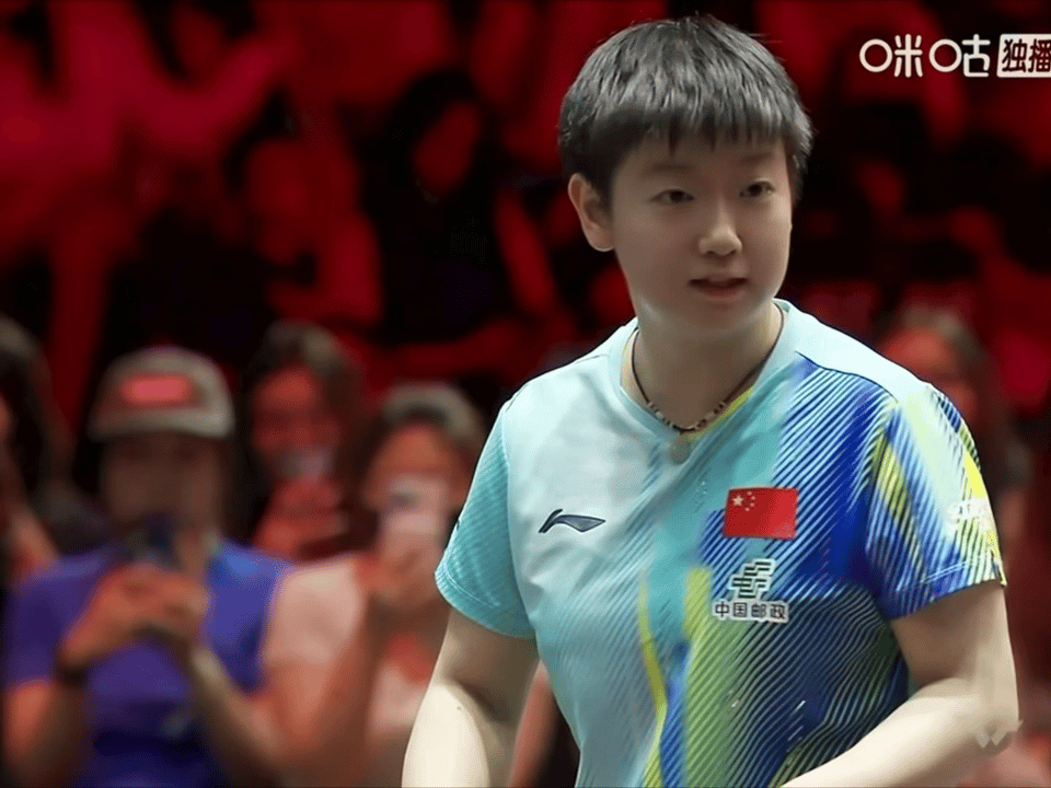 没有意外，孙颖莎击败萨马拉，晋级16强，说几点：1、必须要为萨马拉点赞，面对