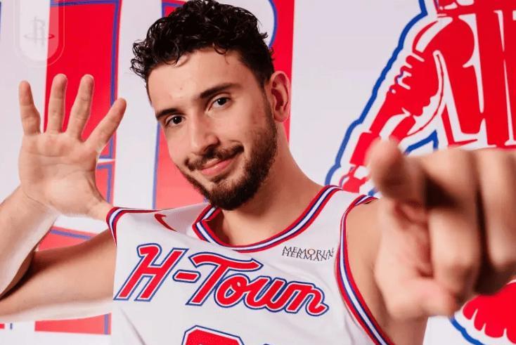 同样被称作小约基奇的申京，已经彻底打出来了，甚至是已经甩掉了这个称号，无论是在国