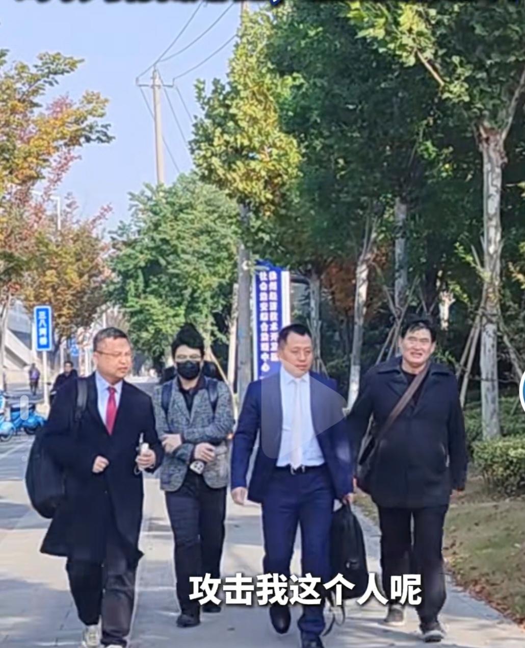 女网红哭得稀里哗啦，当庭求饶大衣哥没有心软，终于送她进去踩缝纫机了，判了6+4