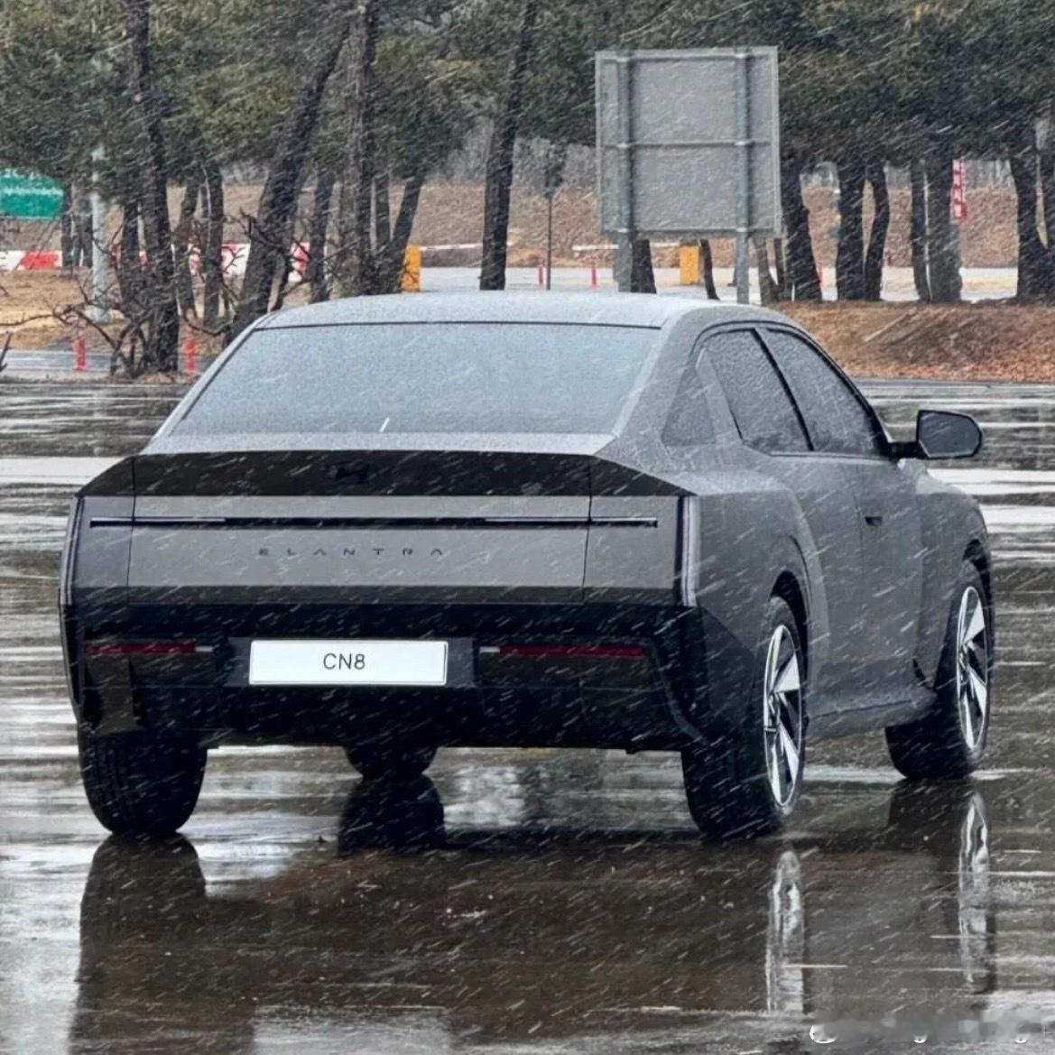 现代新伊兰特实车图！真帅啊！赛博装甲车既视感和Cybertruck感觉是一家人