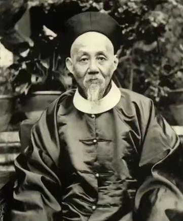 1908年，79岁的王文韶正在杭州老宅大摆寿宴，戏台上锣鼓喧天，满城名流举杯相庆