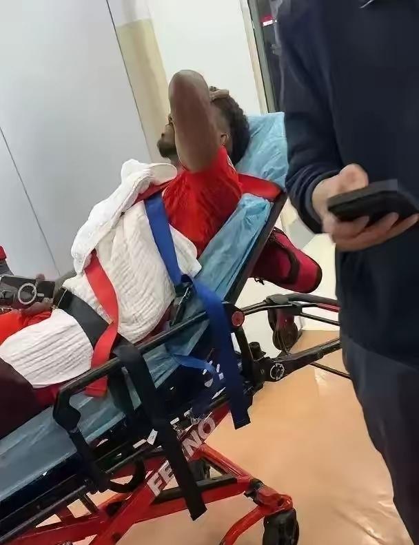 突发！上海海港外援加布里埃尔或赛季报销。4月11日中超第5轮上海德比，第55分