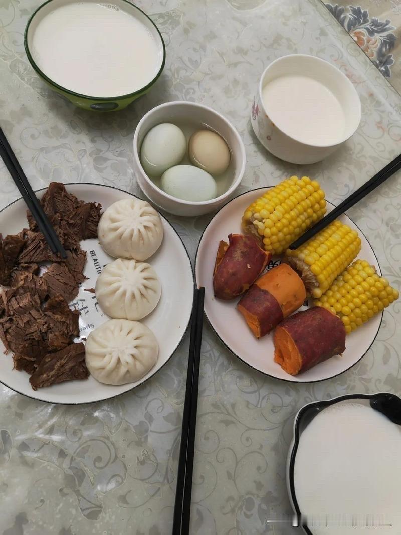 最近家里的事快把我愁死了,婆婆因为小叔家生了宝宝,要回去帮忙带娃,家里两个孩子的