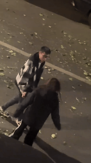 情侣之间吵吵闹闹，经常会因为一点小事儿而闹矛盾。这也是非常正常的事情。女朋友