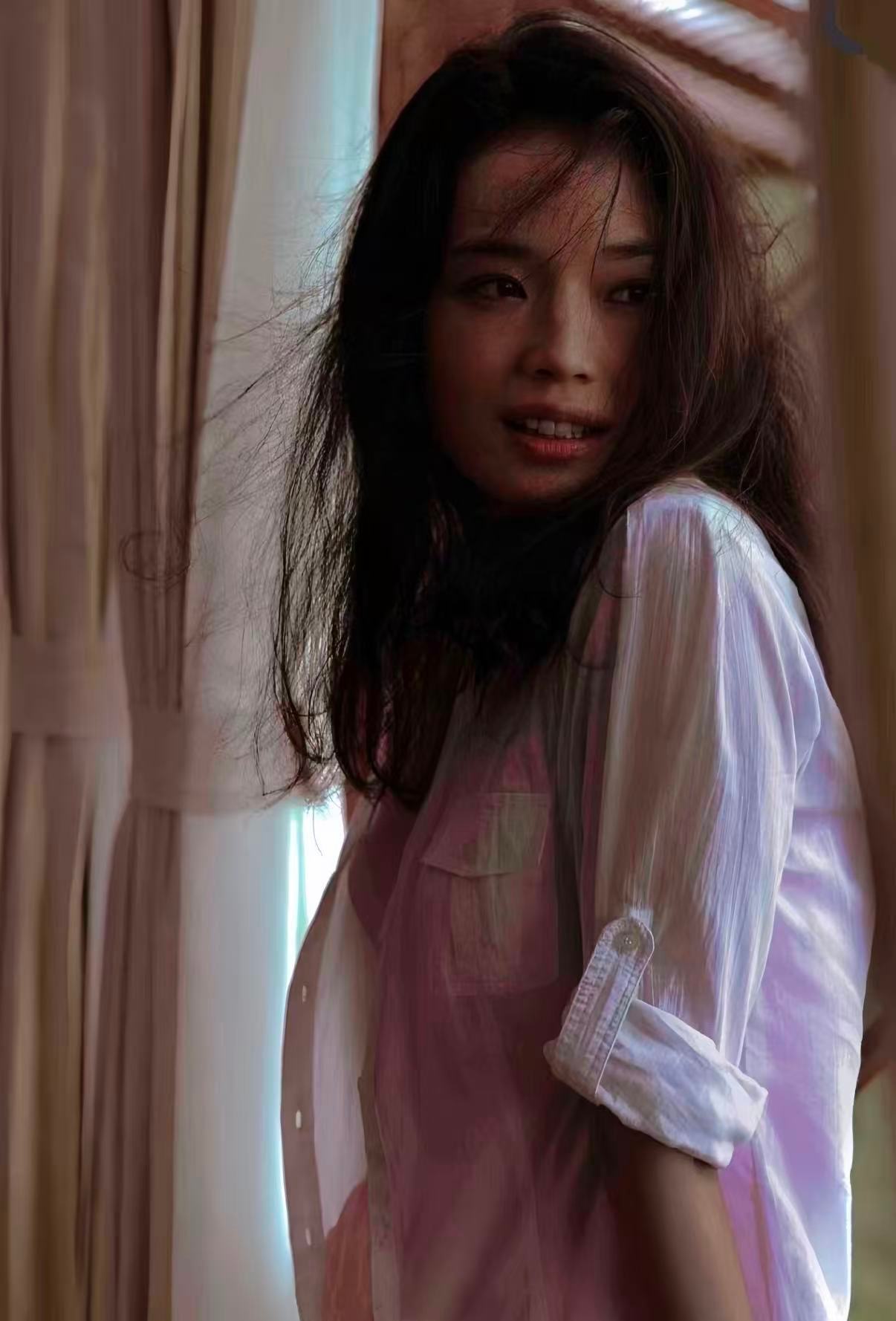 舒淇祝SU7大卖从网友玩梗到官宣代言，舒淇与SU7双向奔赴。女神加持，颜值与实