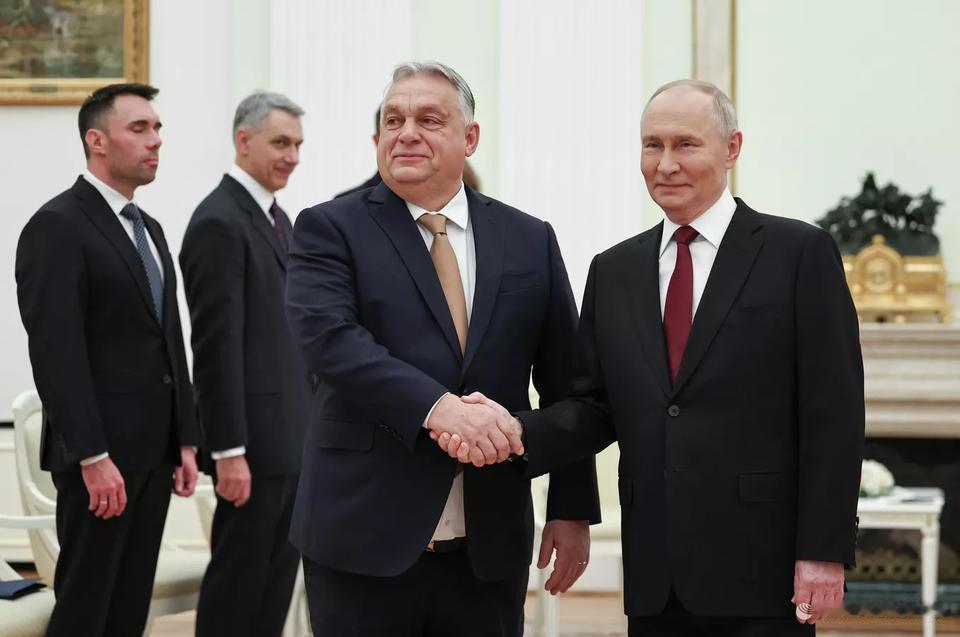 匈牙利总理欧尔班周五会见俄总统普京时，匈牙利口译员大放异彩。据俄媒报道，欧尔班与