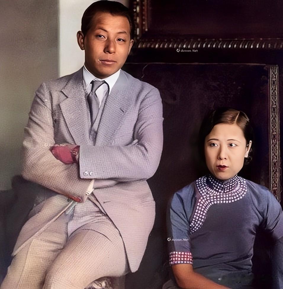 这才是真实的张学良和他的原配夫人于凤至，这照片太实在了，非常少见，大家看看吧！这