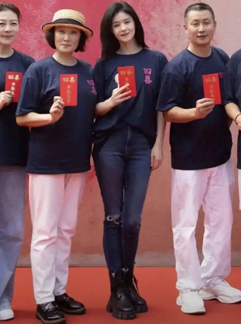 明年的电视剧大奖最佳男女配角已经出台：电视剧《四喜》肯定会拿到最佳男女配角。候选