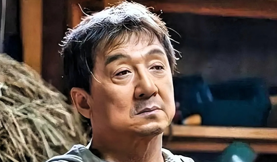 成龙最大的遗憾：与子女关系疏远家人们，你们好啊！今天看了71岁成龙的采访，真