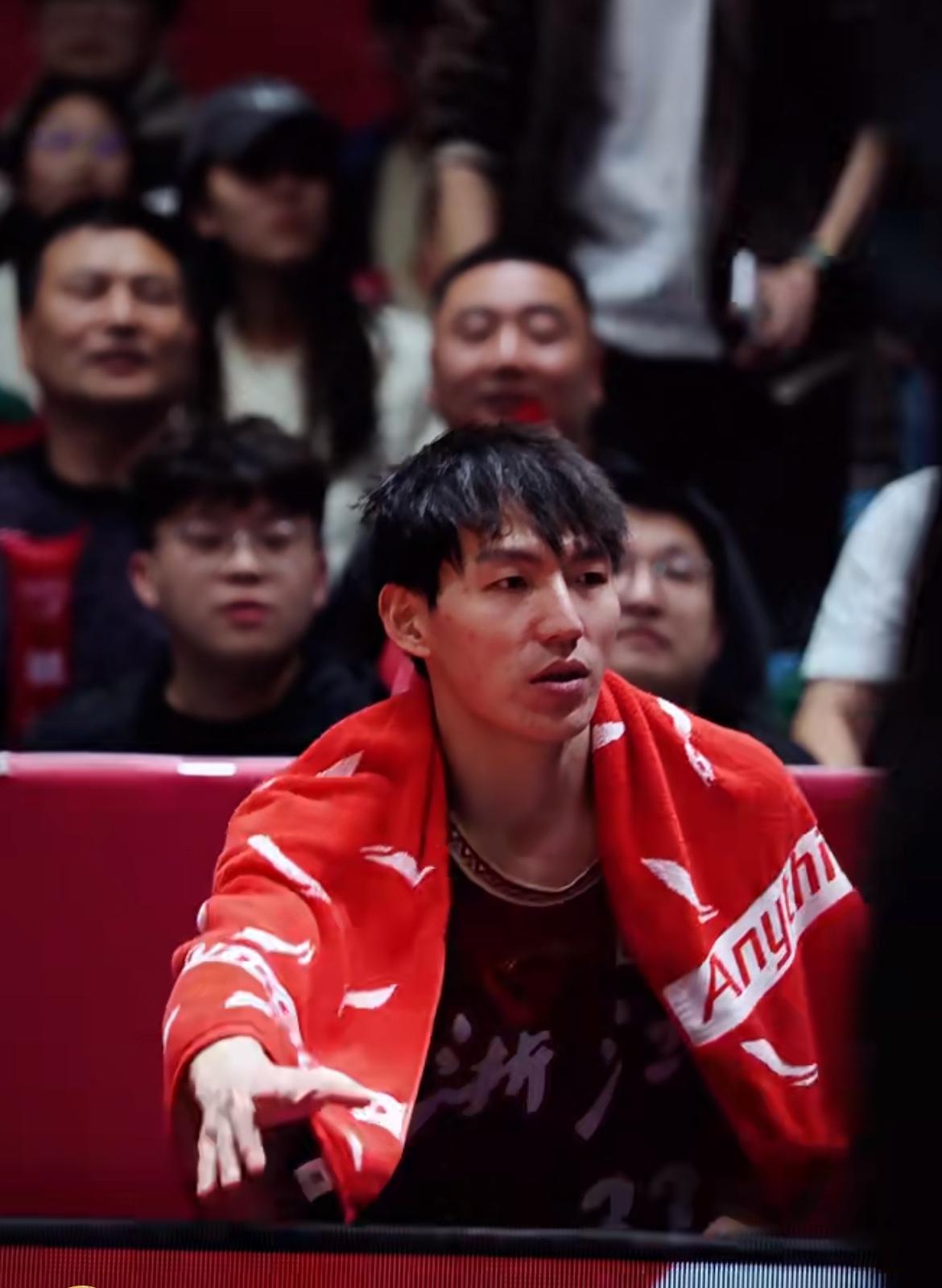 吴前越打越边缘化，法莱卡斯到底是保护他，还是放弃他？最近浙