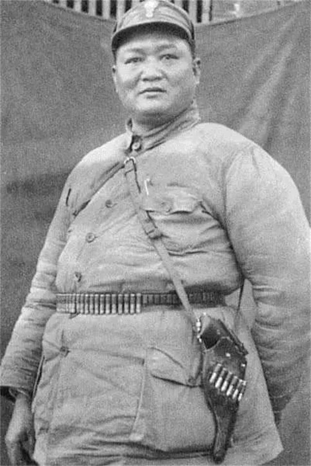 🌞1940年，新四军第5支队把几百名日军，包围在一座四合院里面，日军嚣张表