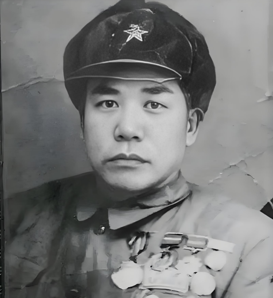 1955年，授衔大会上，毛主席指着名单问：“那个凭一把大刀，砍杀27个鬼子的'军