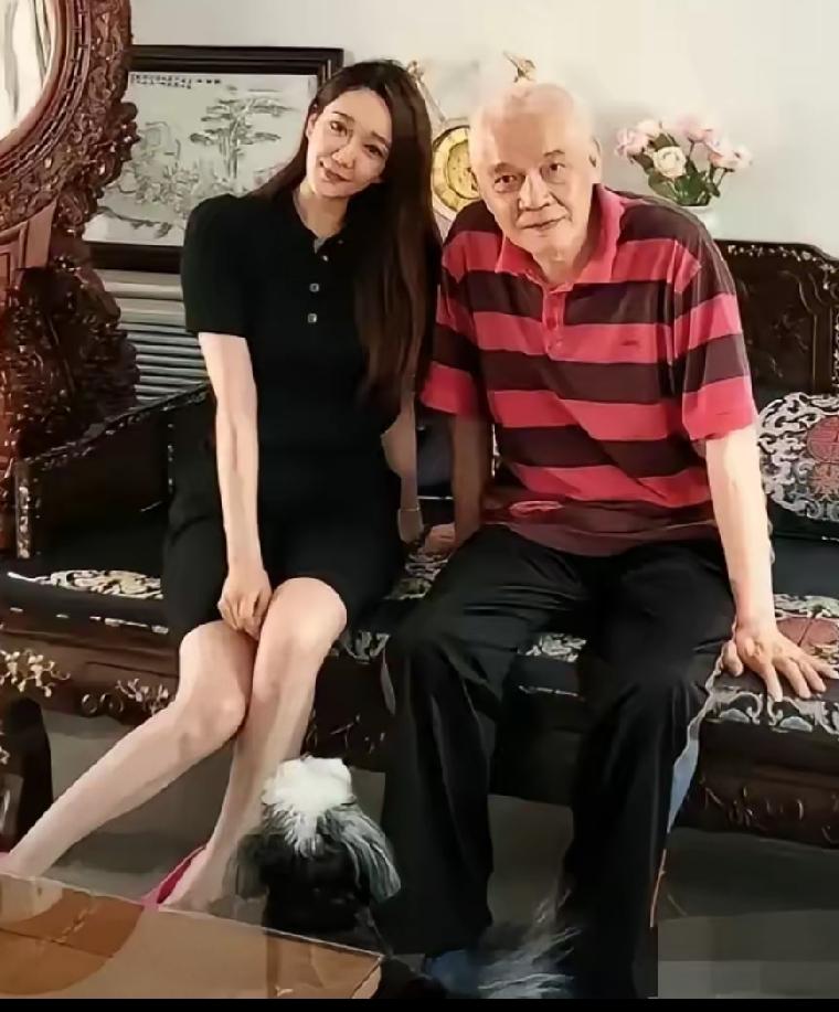 连明星女儿37岁，都找不到男朋友，至今未婚，申军谊到处托关系托朋友，给女儿找女婿