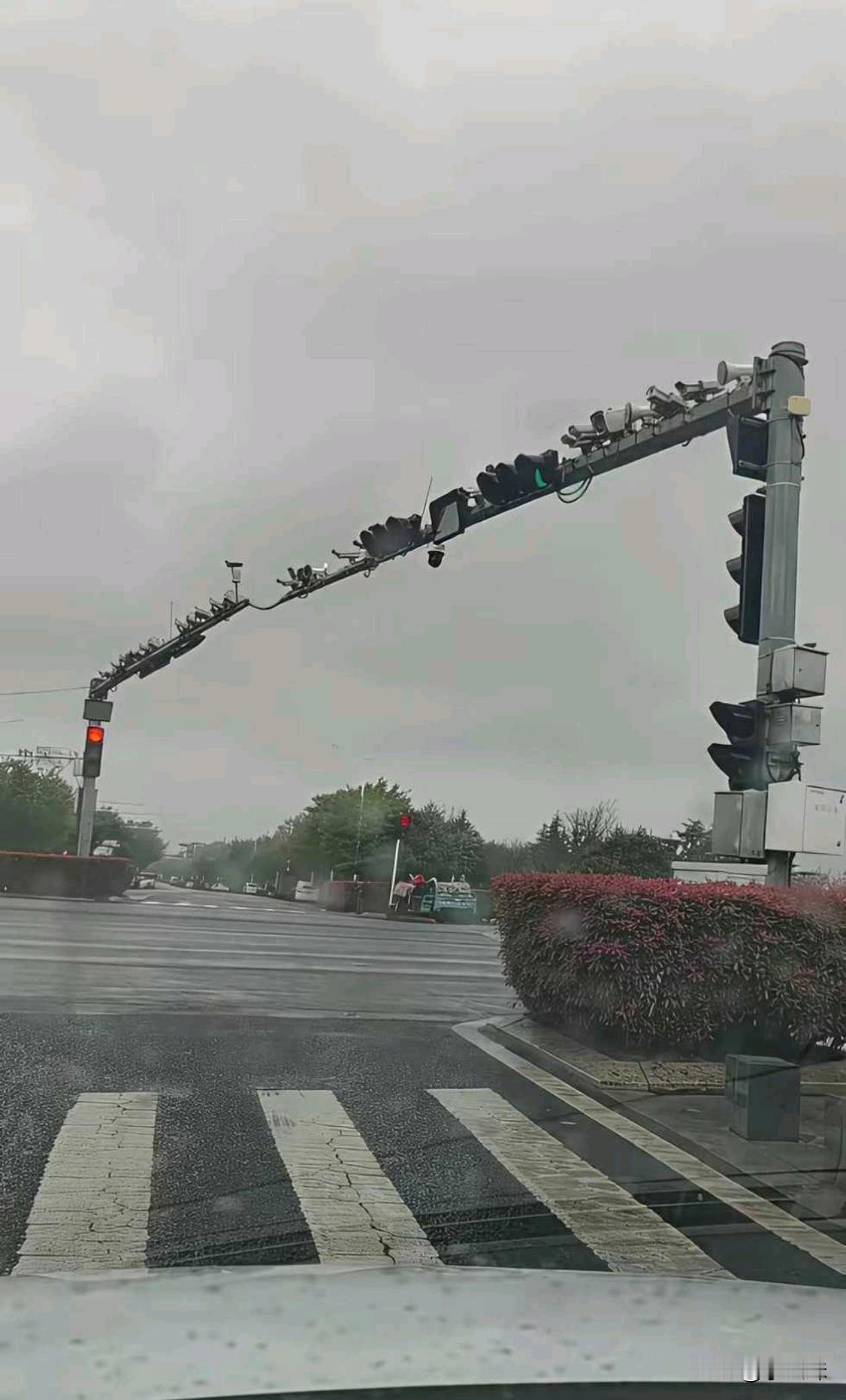 这两个杆，也太恐怖了吧