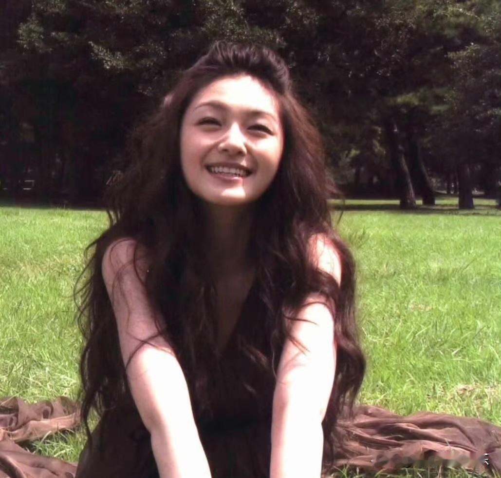 原来大S居然是这样的人，难怪她离世后那么多人纪念她，她是真正的天使。有个白血