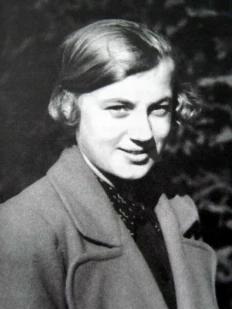 1946年季羡林回国前,一位貌美的德国姑娘问季羡林:“等到我们70岁时,你还会请