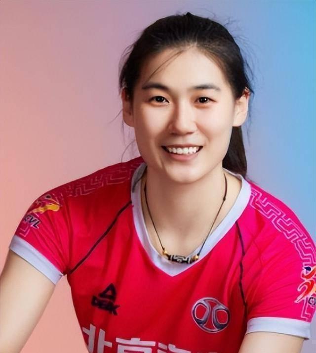 新一届中国女排17人集训大名单已经公布，多数是以联赛中表现出色的年轻队员为主，令