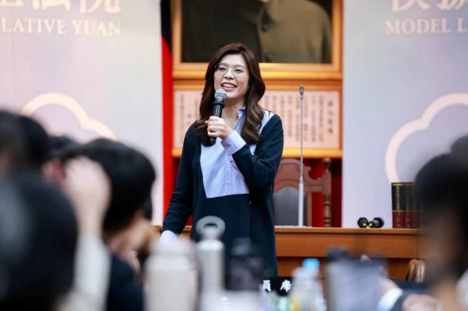 国民党接班人已定？知道选不上的郑丽文，提前把对陆规矩钉死了 随着台湾“九合一