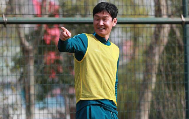 浅析!江苏苏宁引援出现失误,网友:心脏不好,却