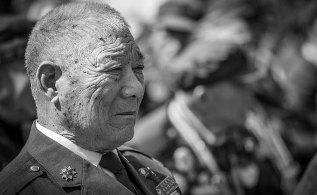 1937年河北激战中，八路军王汝林拼刺刀失利，日军枪尖抵住他的咽喉，闭目待死时