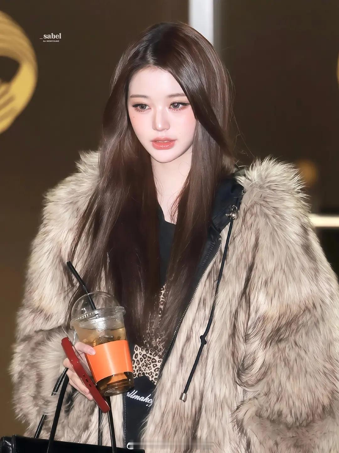 乱入提问，张元英真实颜值到底什么样？前几天KBS下班，这组是中国站姐原相机直出的