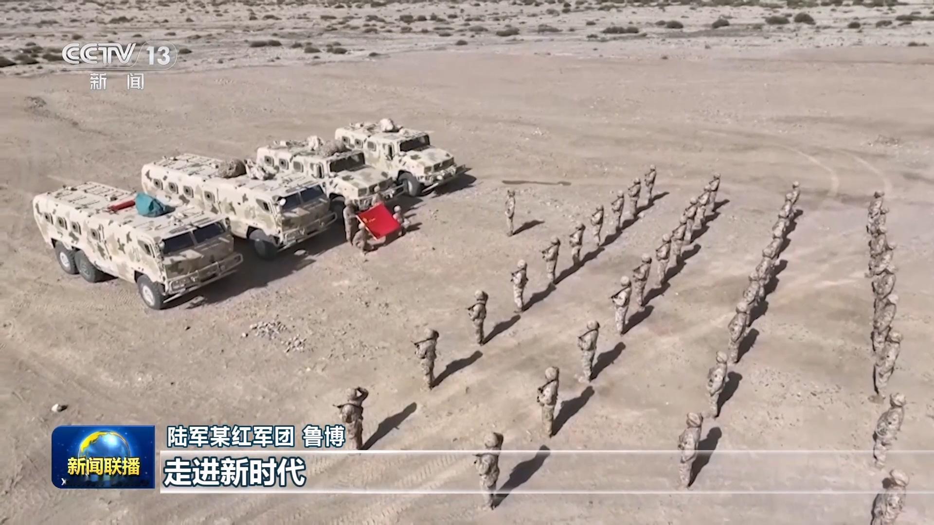 人民军队时刻准备着八一建军节新型运兵车​​​